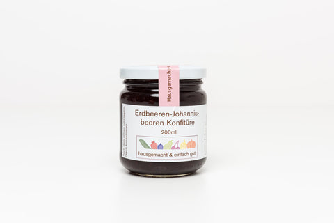 Erdbeeren-Johannisbeeren Konfitüre